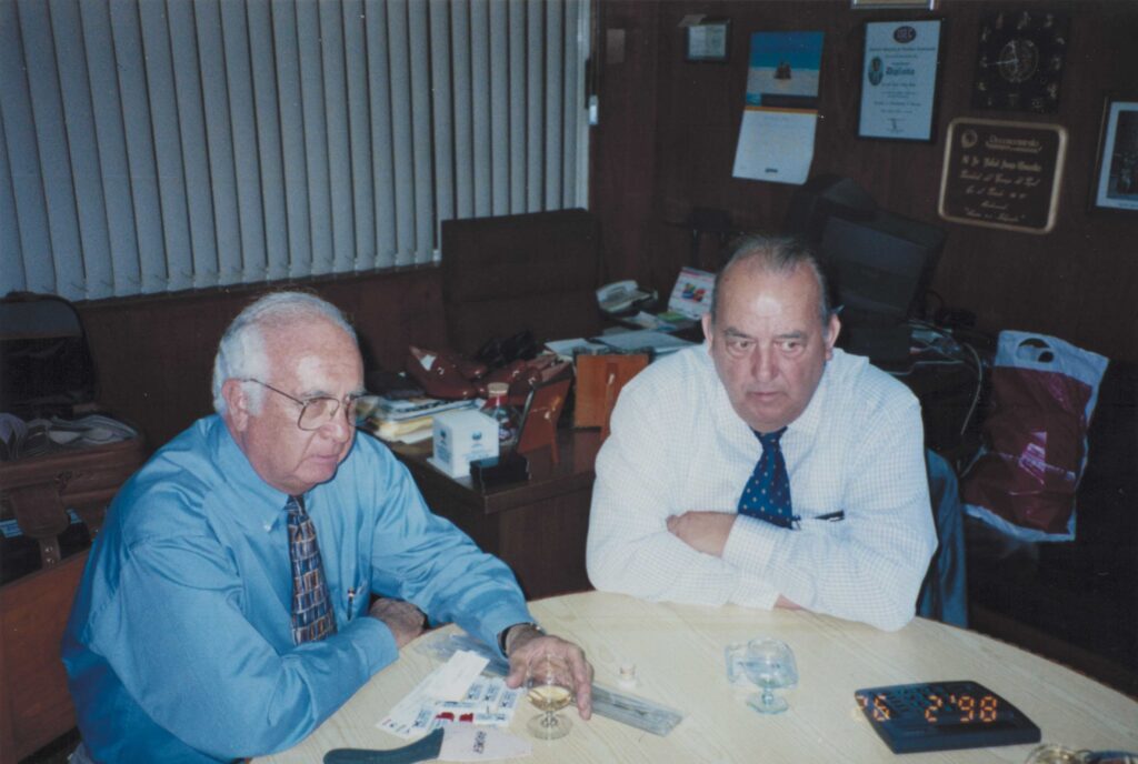 JOAQUIN REUNION NEGOCIOS EXPANSION MEXICO AÑO 1998